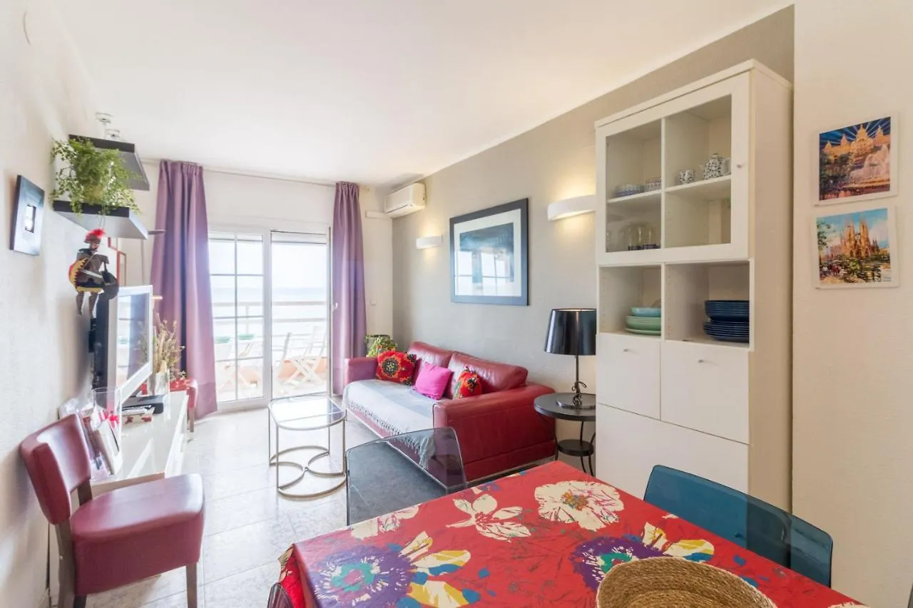 Apartment In Front Of The Beach Pineda de Mar
