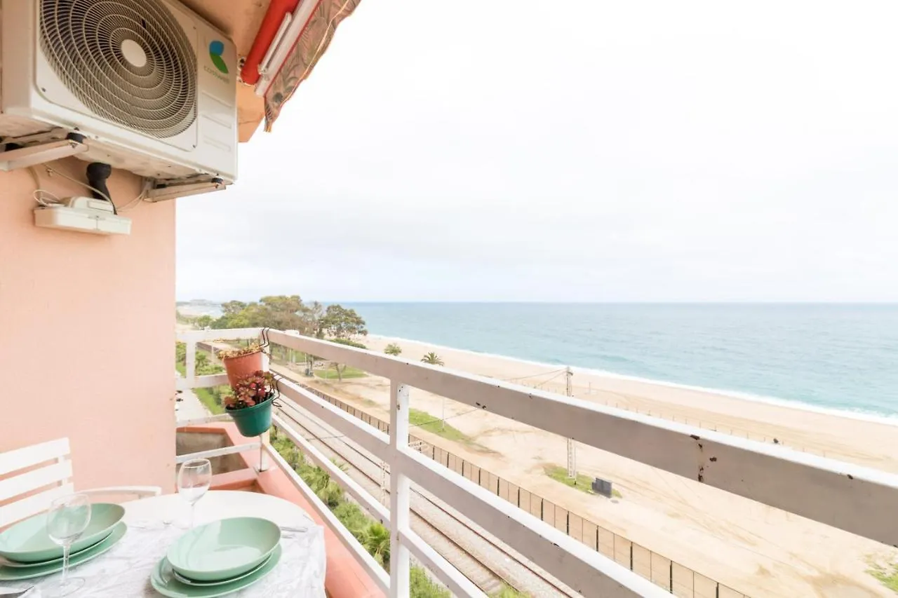 Apartment In Front Of The Beach Pineda de Mar