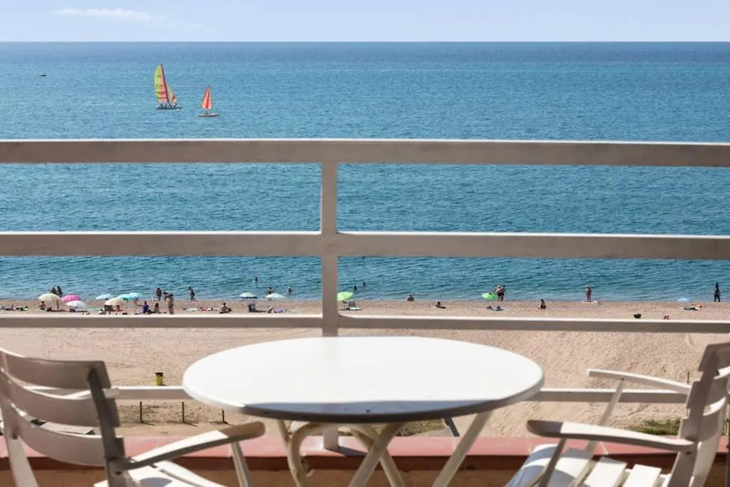 Apartment In Front Of The Beach Pineda de Mar
